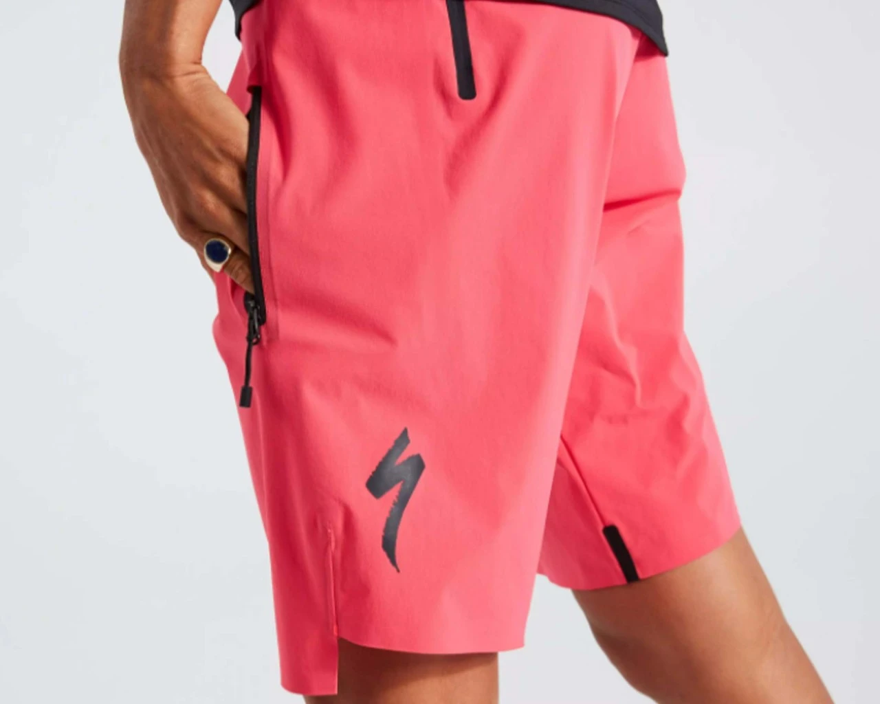 Specialized Trail Air Damen Shorts | Imperial Red – Bild 4